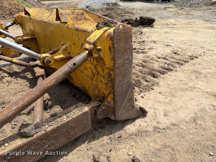 image for item FK3135 1992 Komatsu D68E dozer