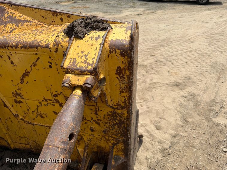 image for item FK3135 1992 Komatsu D68E dozer