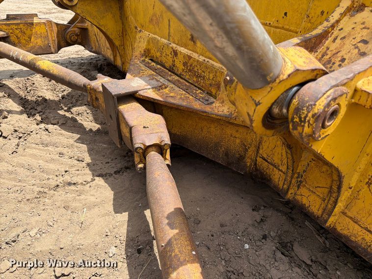 image for item FK3135 1992 Komatsu D68E dozer