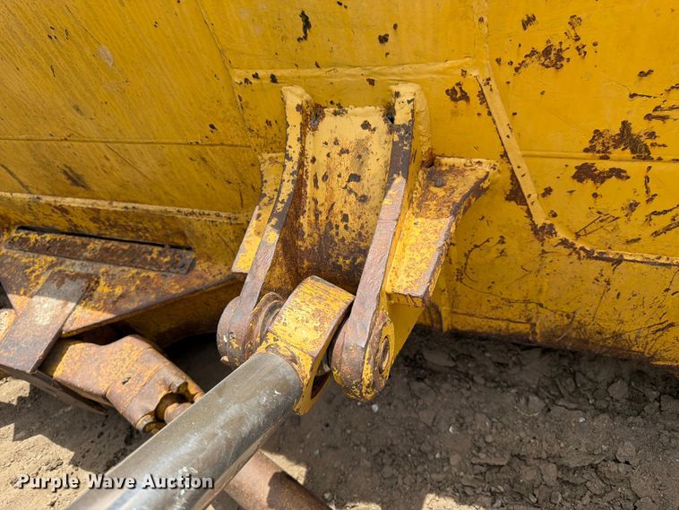 image for item FK3135 1992 Komatsu D68E dozer