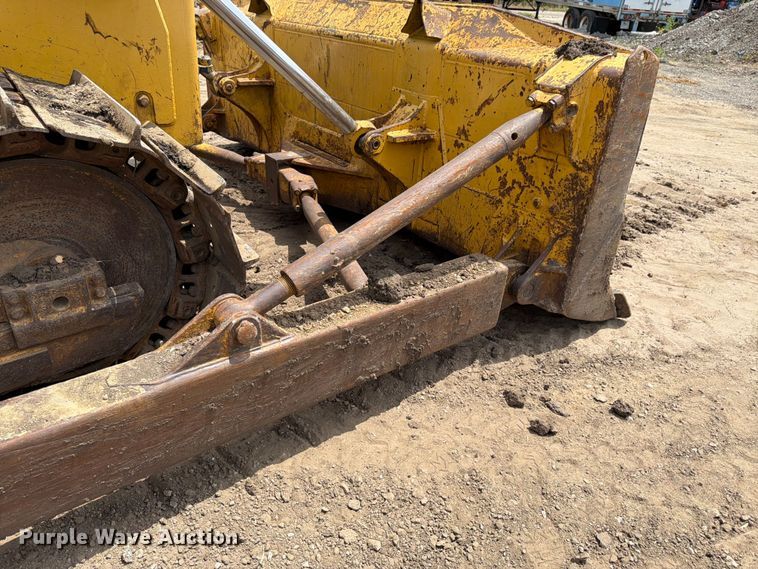 image for item FK3135 1992 Komatsu D68E dozer
