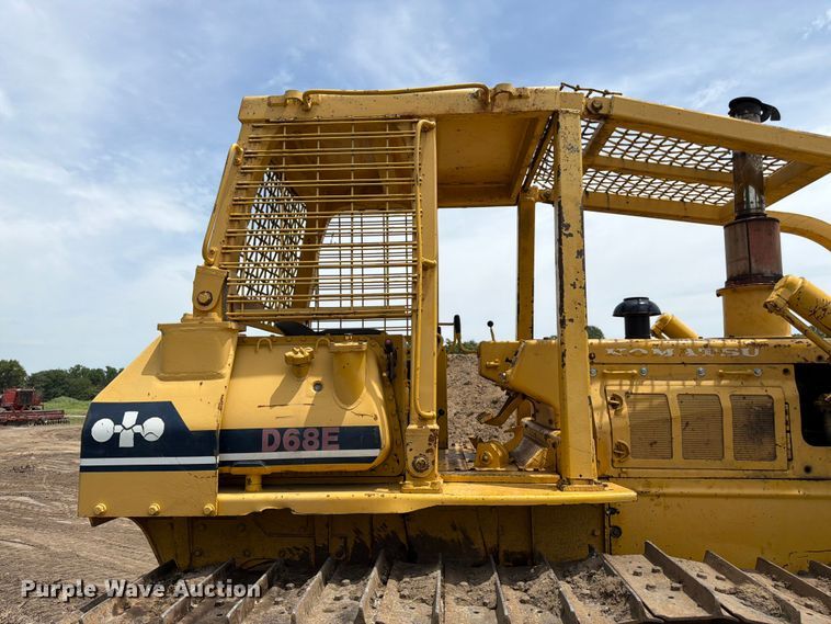 image for item FK3135 1992 Komatsu D68E dozer