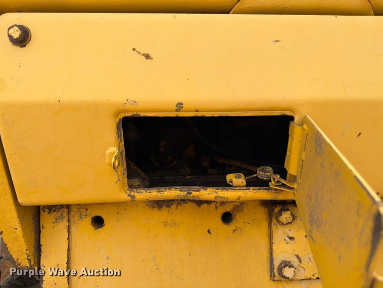 image for item FK3135 1992 Komatsu D68E dozer