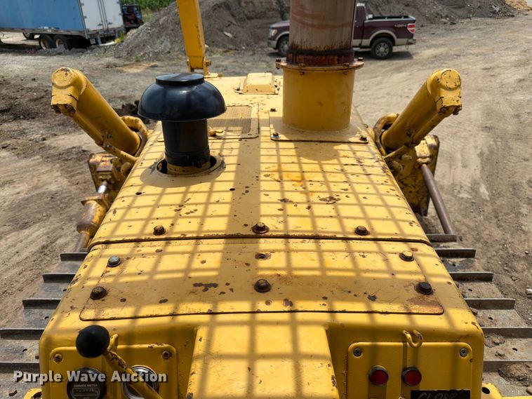 image for item FK3135 1992 Komatsu D68E dozer