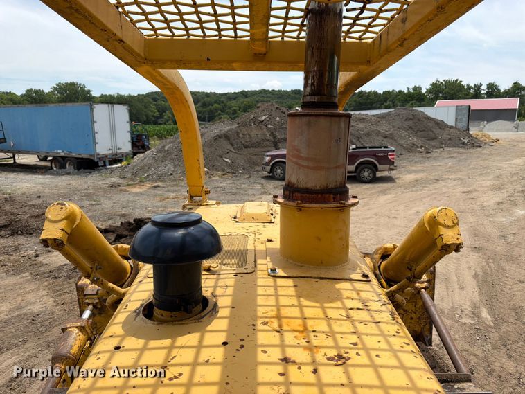 image for item FK3135 1992 Komatsu D68E dozer