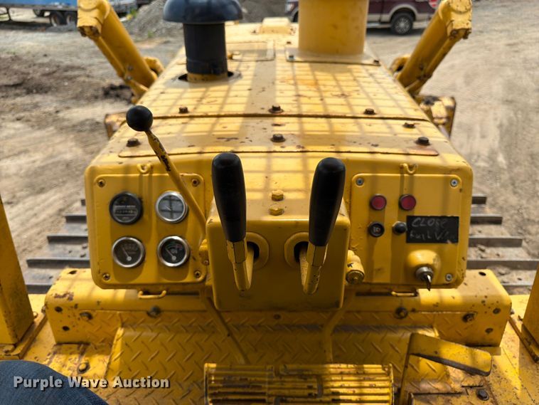 image for item FK3135 1992 Komatsu D68E dozer