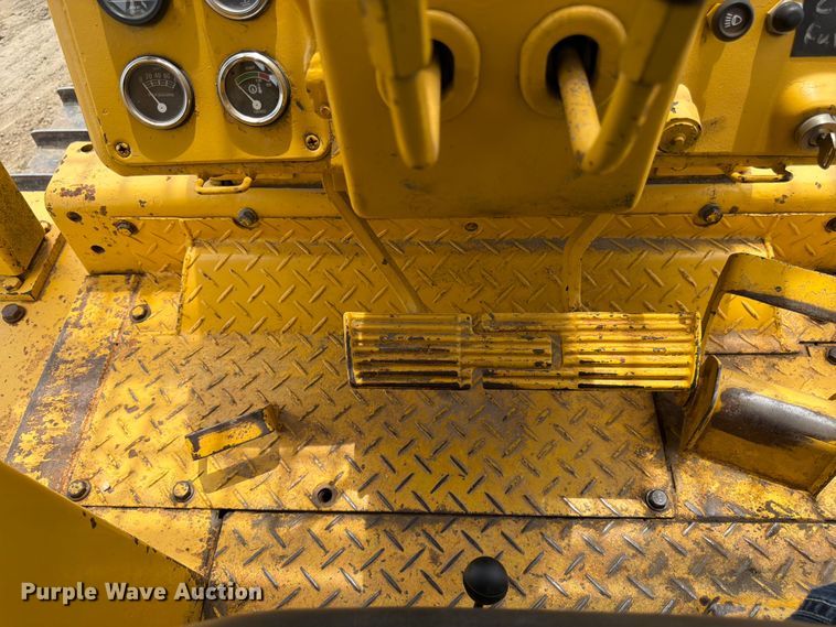 image for item FK3135 1992 Komatsu D68E dozer