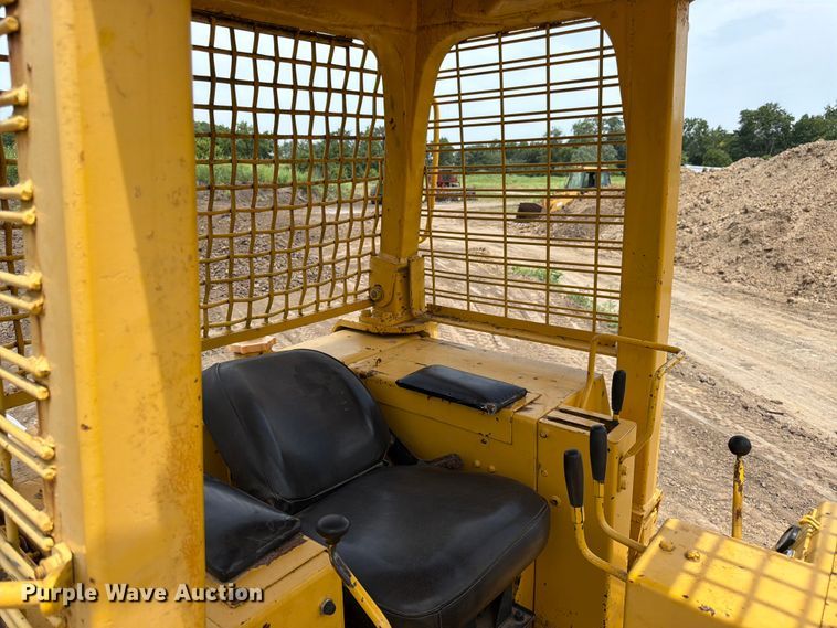 image for item FK3135 1992 Komatsu D68E dozer