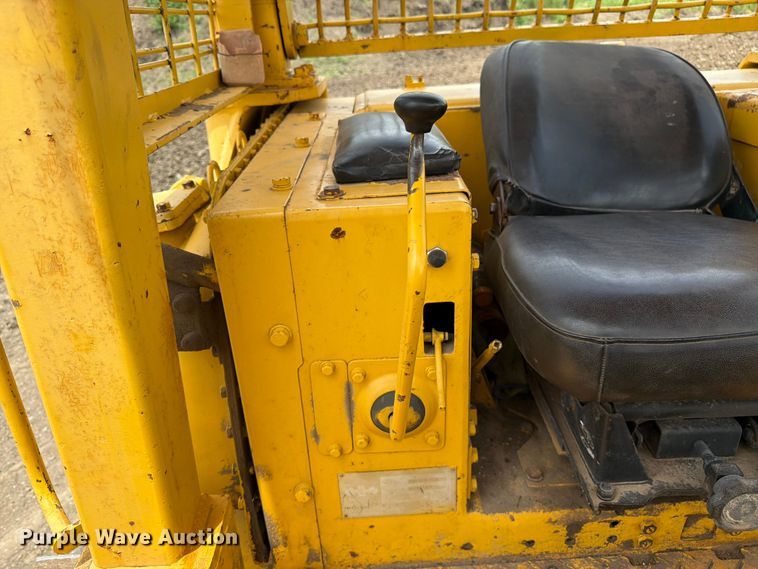image for item FK3135 1992 Komatsu D68E dozer
