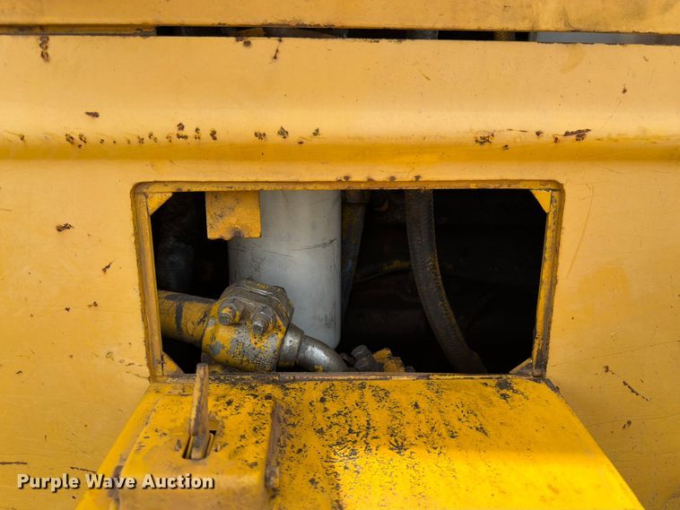 image for item FK3135 1992 Komatsu D68E dozer