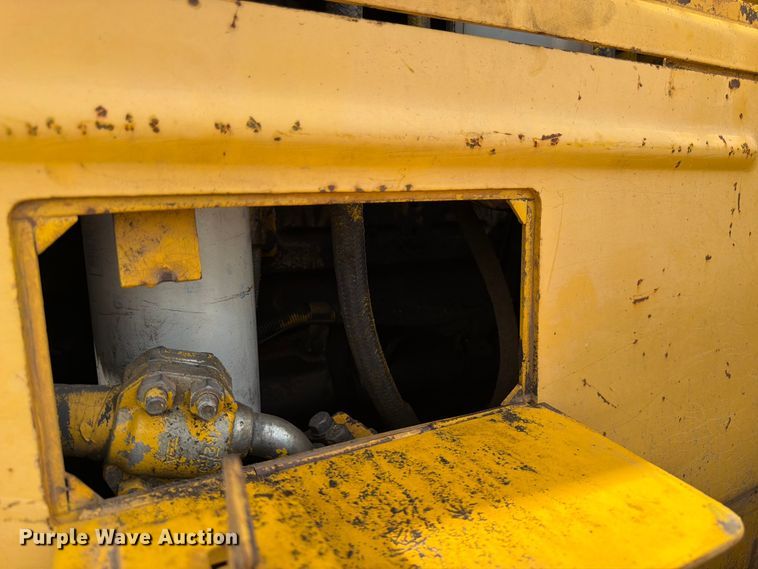 image for item FK3135 1992 Komatsu D68E dozer