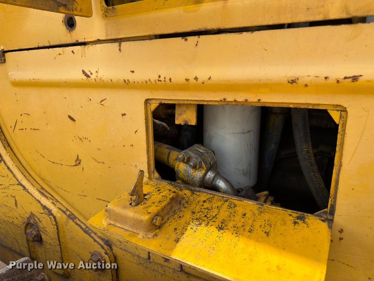 image for item FK3135 1992 Komatsu D68E dozer