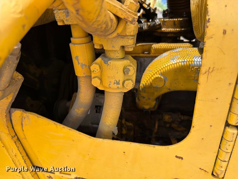 image for item FK3135 1992 Komatsu D68E dozer