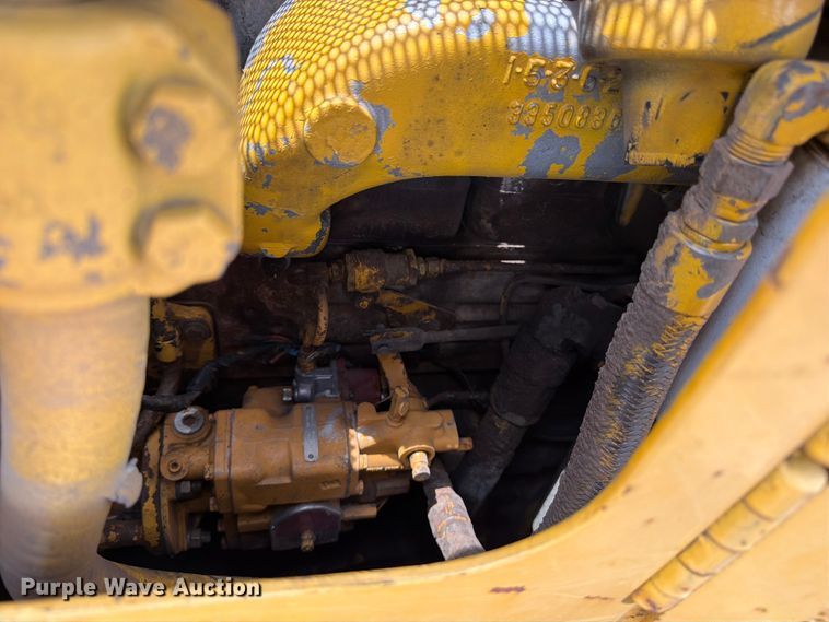 image for item FK3135 1992 Komatsu D68E dozer