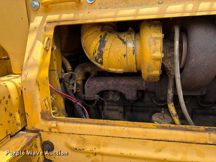 image for item FK3135 1992 Komatsu D68E dozer