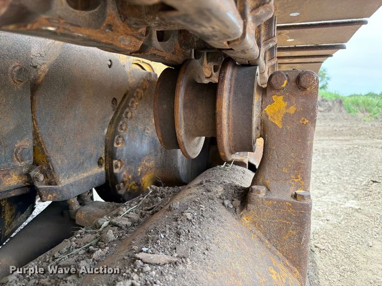 image for item FK3135 1992 Komatsu D68E dozer