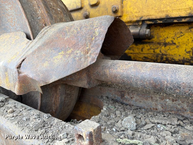 image for item FK3135 1992 Komatsu D68E dozer