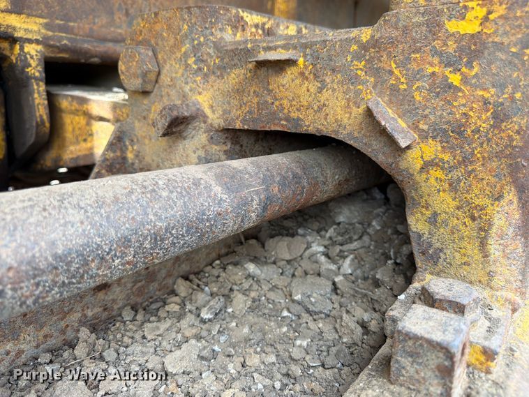 image for item FK3135 1992 Komatsu D68E dozer