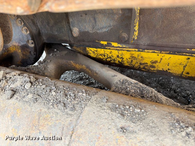 image for item FK3135 1992 Komatsu D68E dozer