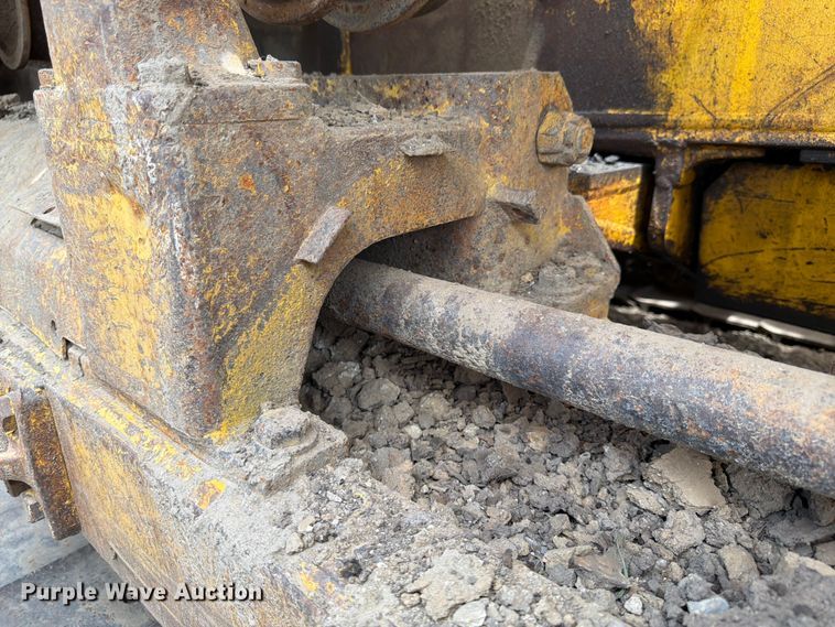 image for item FK3135 1992 Komatsu D68E dozer
