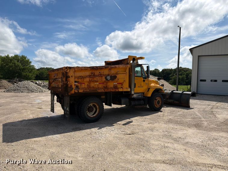 image for item FK4037 2006 International 7400 dump truck