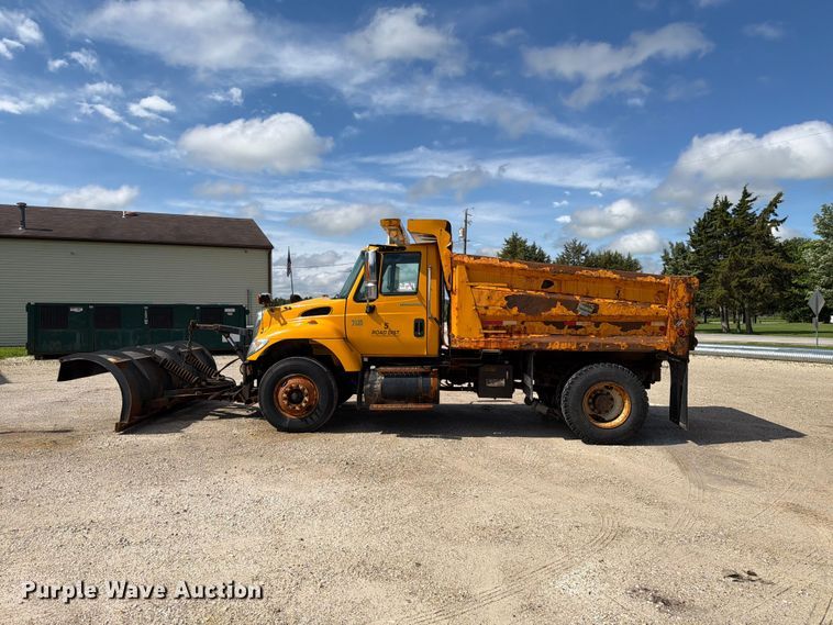 image for item FK4037 2006 International 7400 dump truck