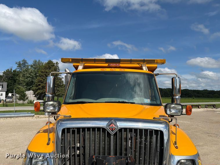 image for item FK4037 2006 International 7400 dump truck