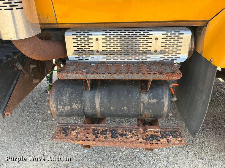 image for item FK4037 2006 International 7400 dump truck