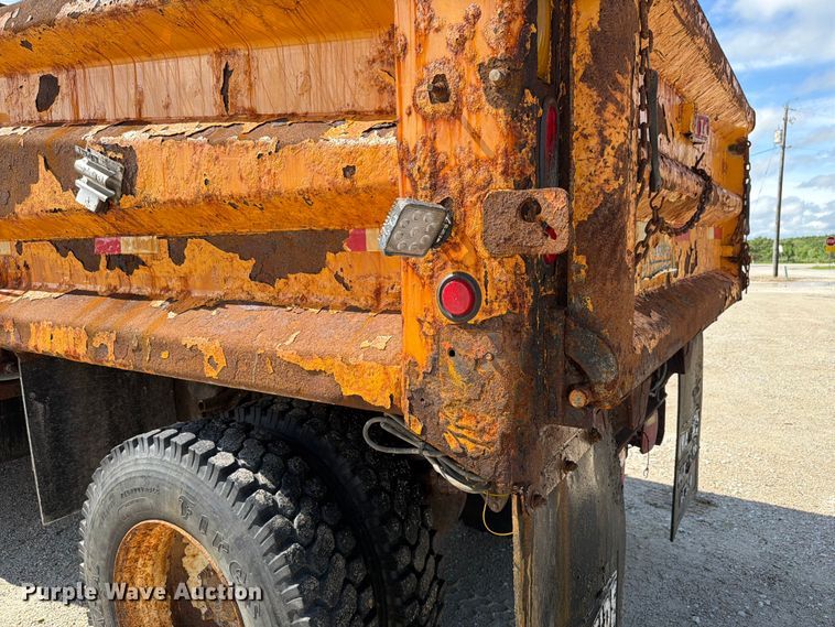 image for item FK4037 2006 International 7400 dump truck