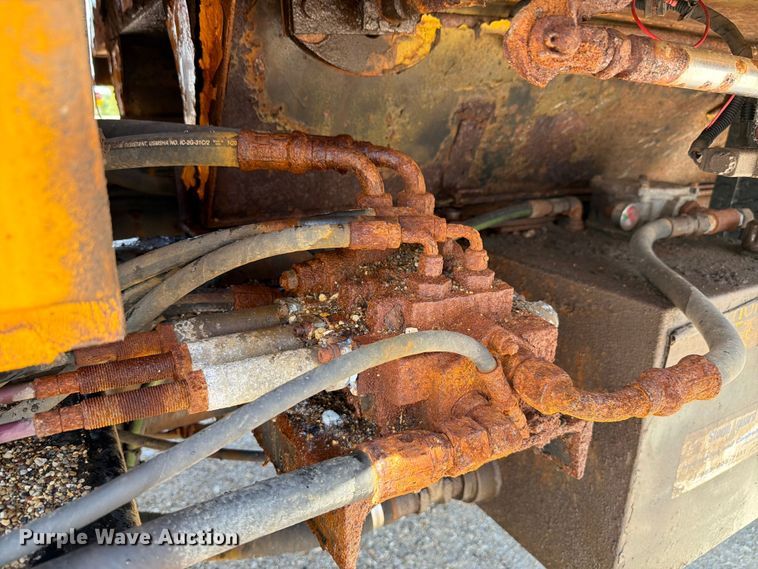image for item FK4037 2006 International 7400 dump truck