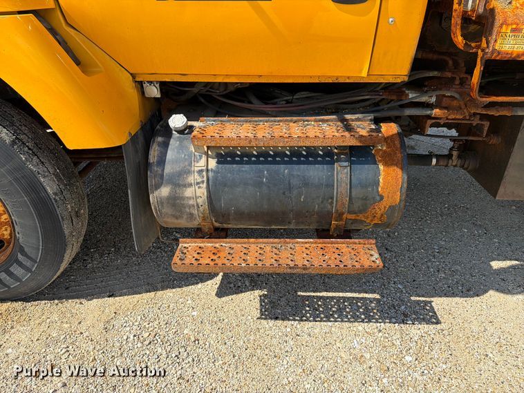 image for item FK4037 2006 International 7400 dump truck