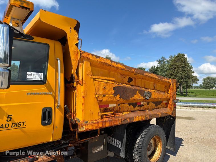 image for item FK4037 2006 International 7400 dump truck