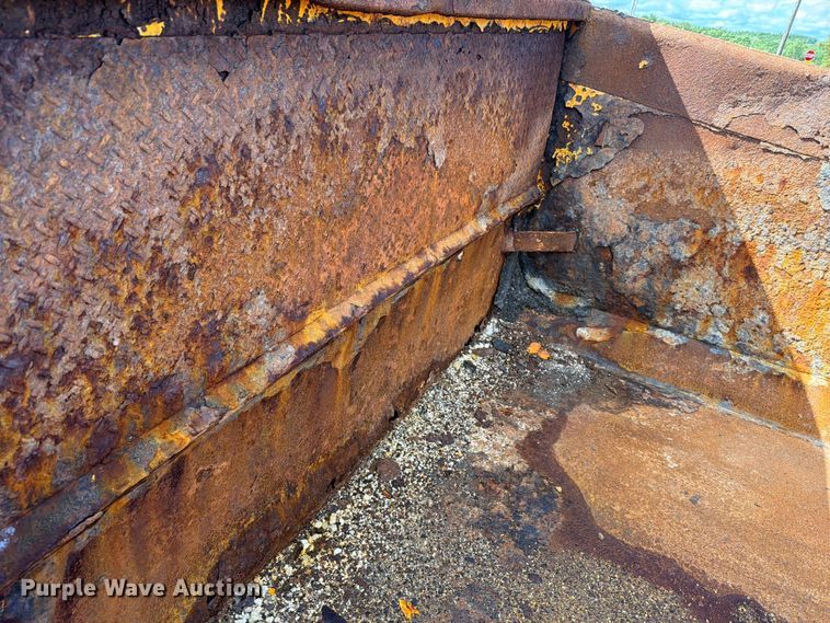 image for item FK4037 2006 International 7400 dump truck