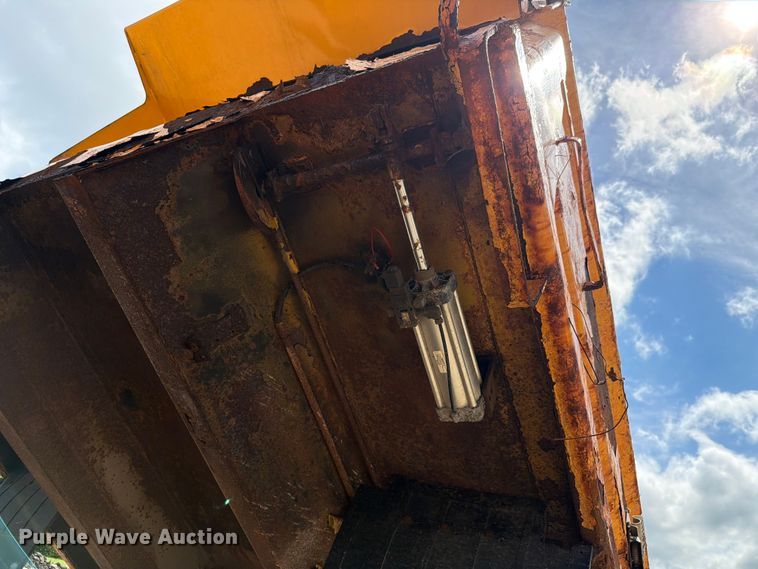 image for item FK4037 2006 International 7400 dump truck