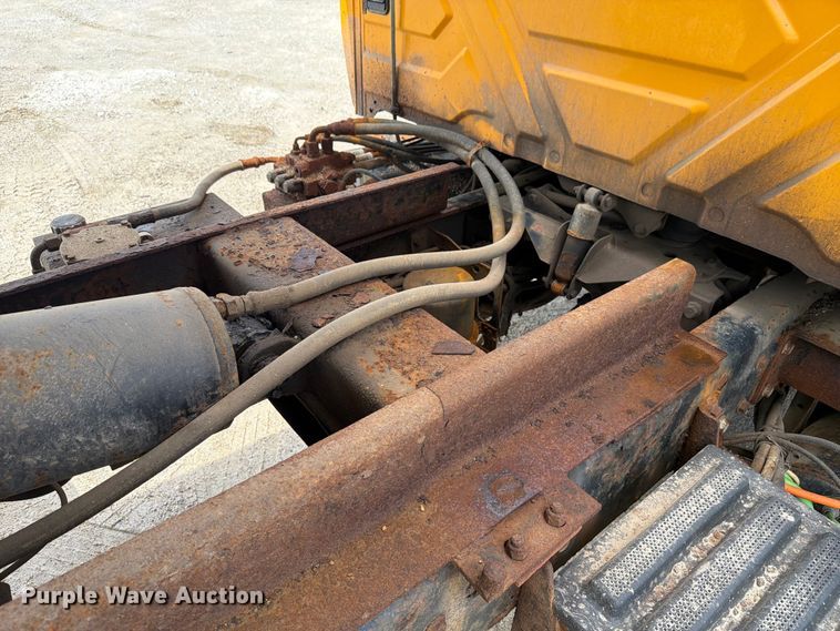 image for item FK4037 2006 International 7400 dump truck