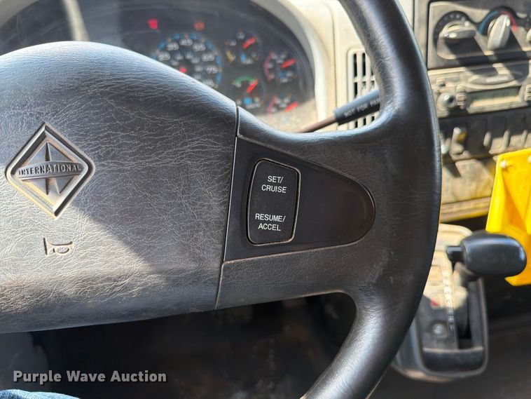 image for item FK4037 2006 International 7400 dump truck