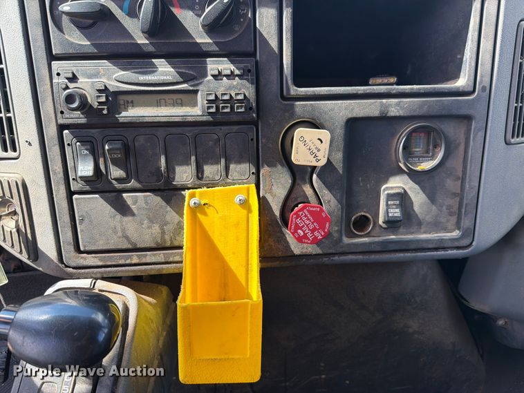 image for item FK4037 2006 International 7400 dump truck