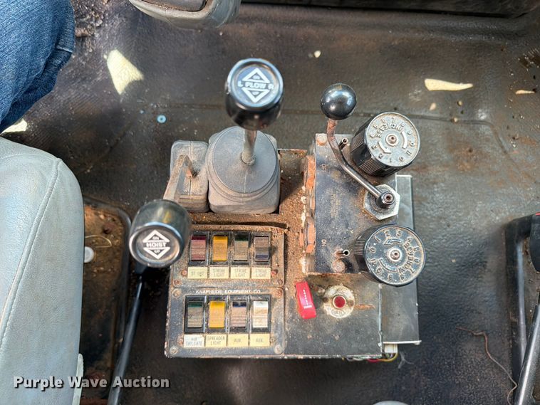image for item FK4037 2006 International 7400 dump truck