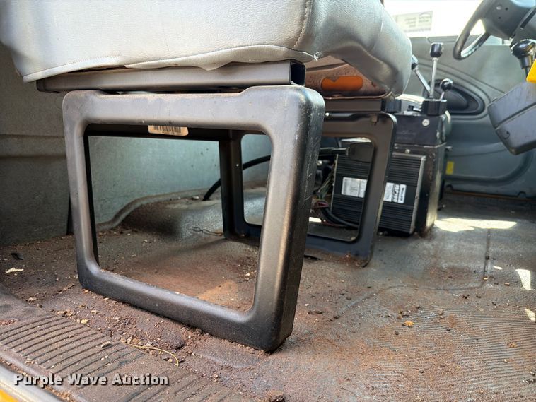 image for item FK4037 2006 International 7400 dump truck