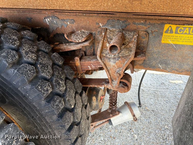 image for item FK4037 2006 International 7400 dump truck