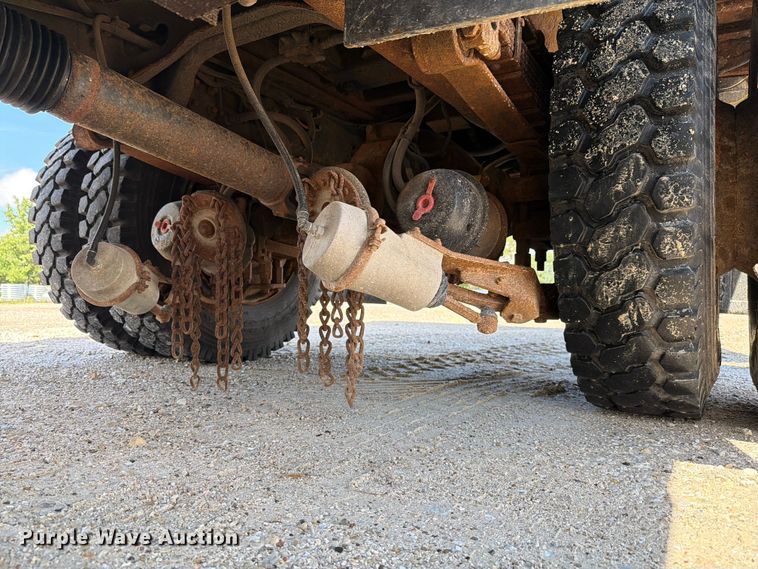 image for item FK4037 2006 International 7400 dump truck