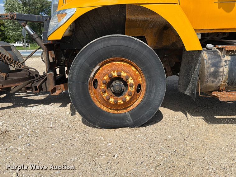 image for item FK4037 2006 International 7400 dump truck