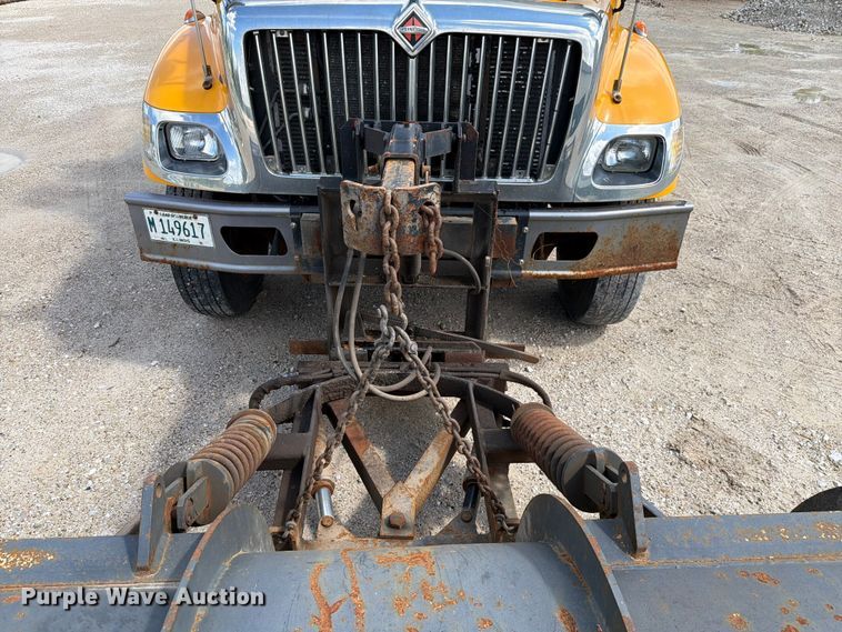 image for item FK4037 2006 International 7400 dump truck