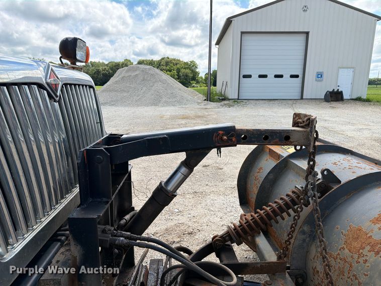 image for item FK4037 2006 International 7400 dump truck