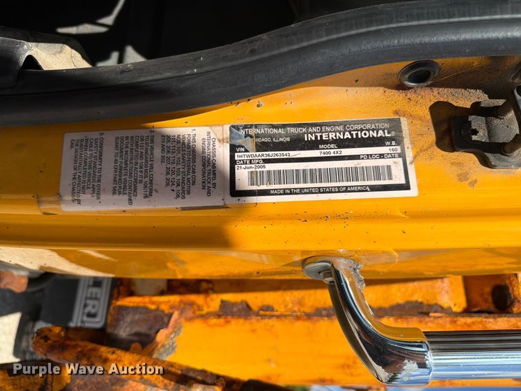 image for item FK4037 2006 International 7400 dump truck