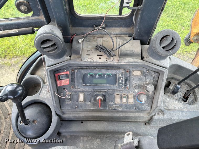 image for item FK4040 2006 John Deere 310G backhoe