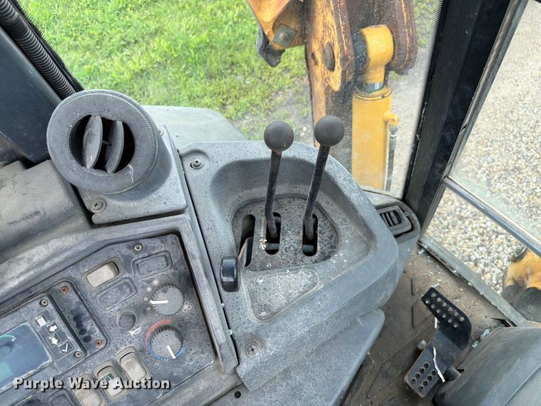 image for item FK4040 2006 John Deere 310G backhoe
