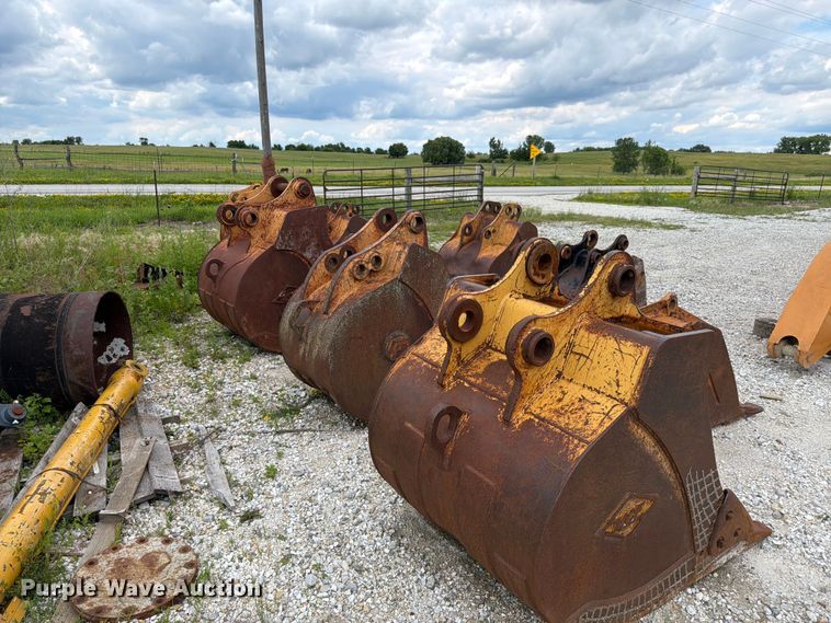 image for item FK4042 (8) excavator buckets