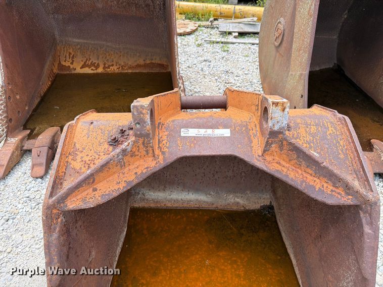 image for item FK4042 (8) excavator buckets