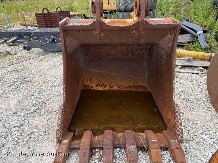 image for item FK4042 (8) excavator buckets
